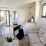 아파트 T3 Clim Piscine Chauffee Proche De La Parking Dans Village 아그