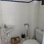 T3 Clim Piscine Chauffee Proche De La Parking Dans Village *