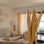 T3 Clim Piscine Chauffee Proche De La Parking Dans Village *