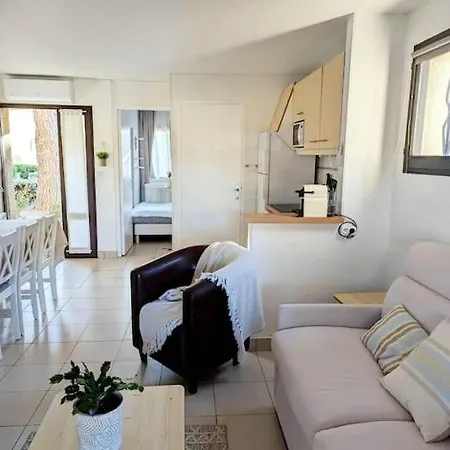 Apartamento T3 Clim Piscine Chauffee Proche De La Parking Dans Village Agde