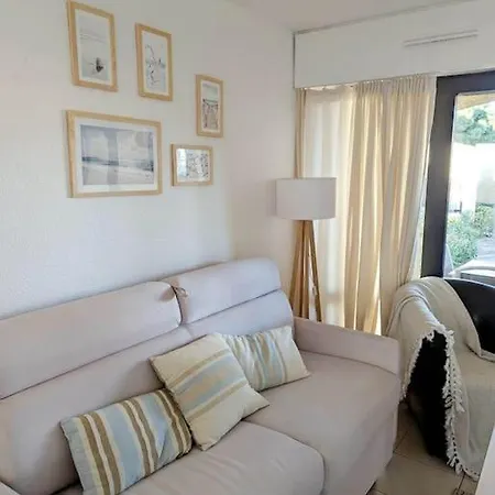 T3 Clim Piscine Chauffee Proche De La Parking Dans Village