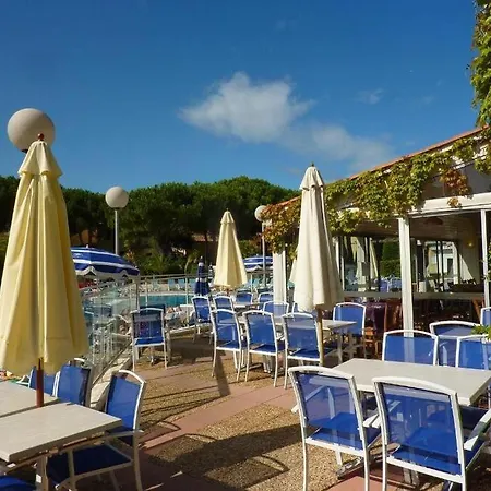 Apartment T3 Clim Piscine Chauffee Proche De La Parking Dans Village Agde