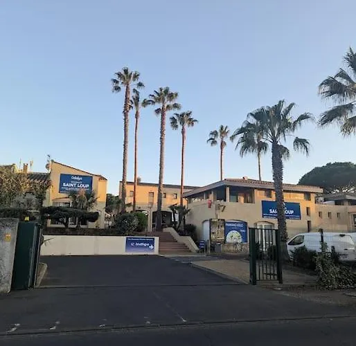 Lägenhet T3 Clim Piscine Chauffee Proche De La Parking Dans Village Agde