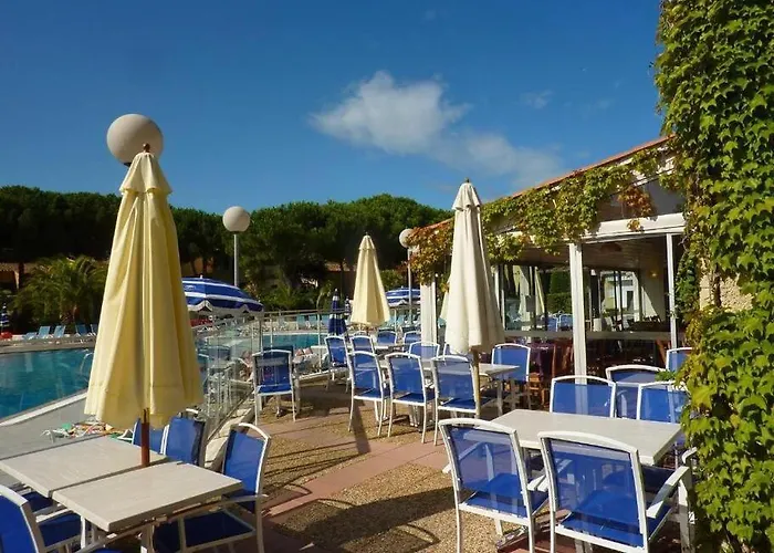 Lägenhet T3 Clim Piscine Chauffee Proche De La Parking Dans Village Agde