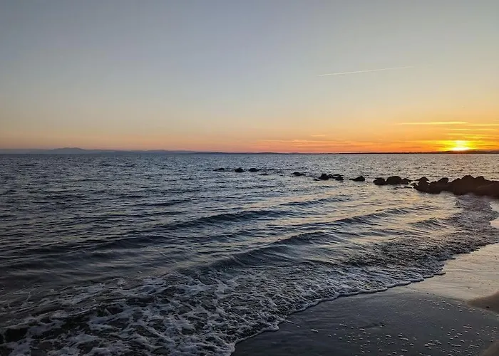 T3 Clim Piscine Chauffée Proche De La Parking Dans Village * Agde