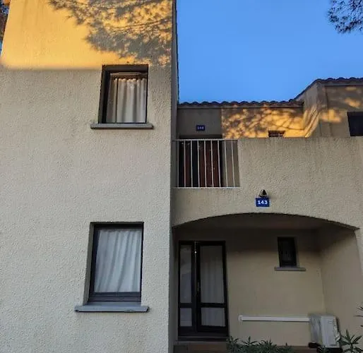 T3 Clim Piscine Chauffee Proche De La Parking Dans Village Lägenhet